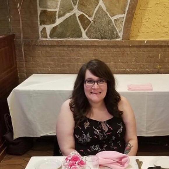 Meet your Posher, Janessa - Picture 2 of 2